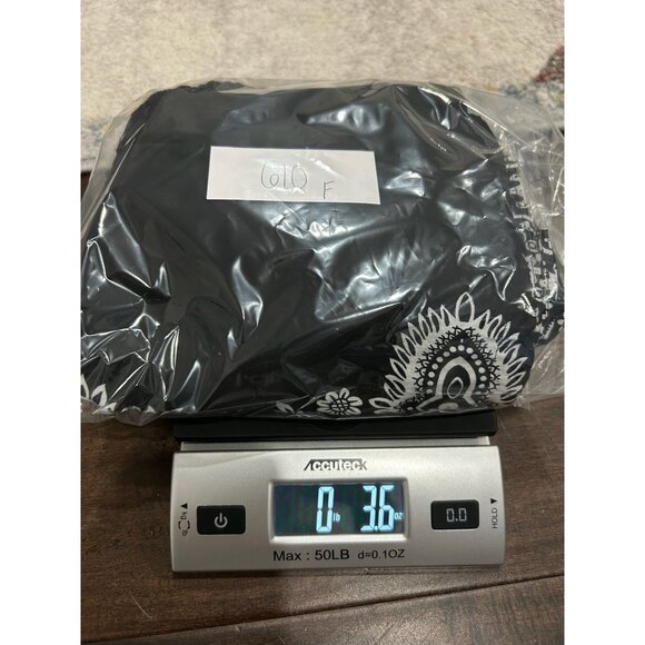 Style & Co Floral Paisley V-Neck Tunic Top Black White Sz 14 Studded Bohemian - Picture 9 of 9